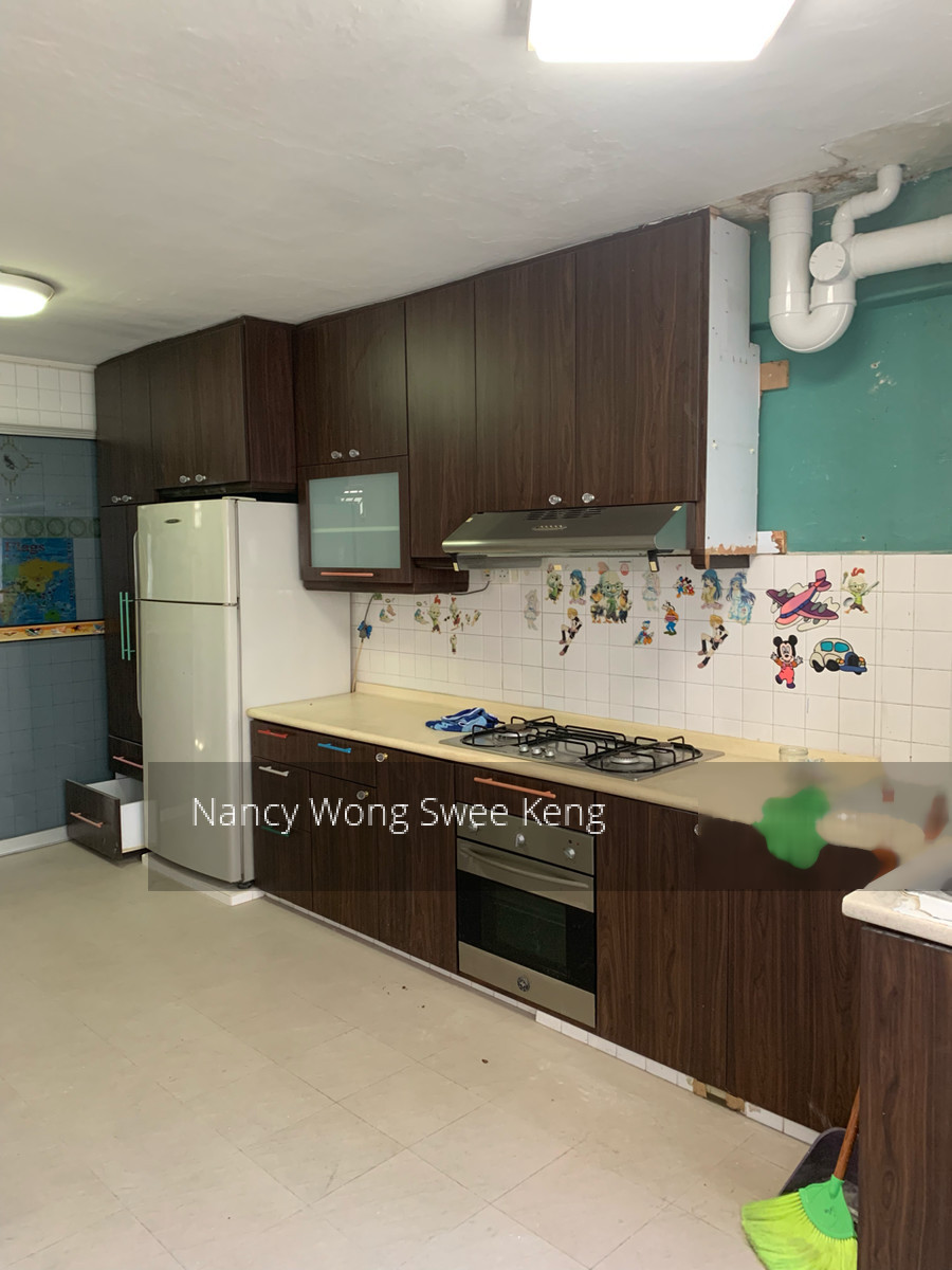 Blk 303 Jurong East Street 32 (Jurong East), HDB 3 Rooms #198608212